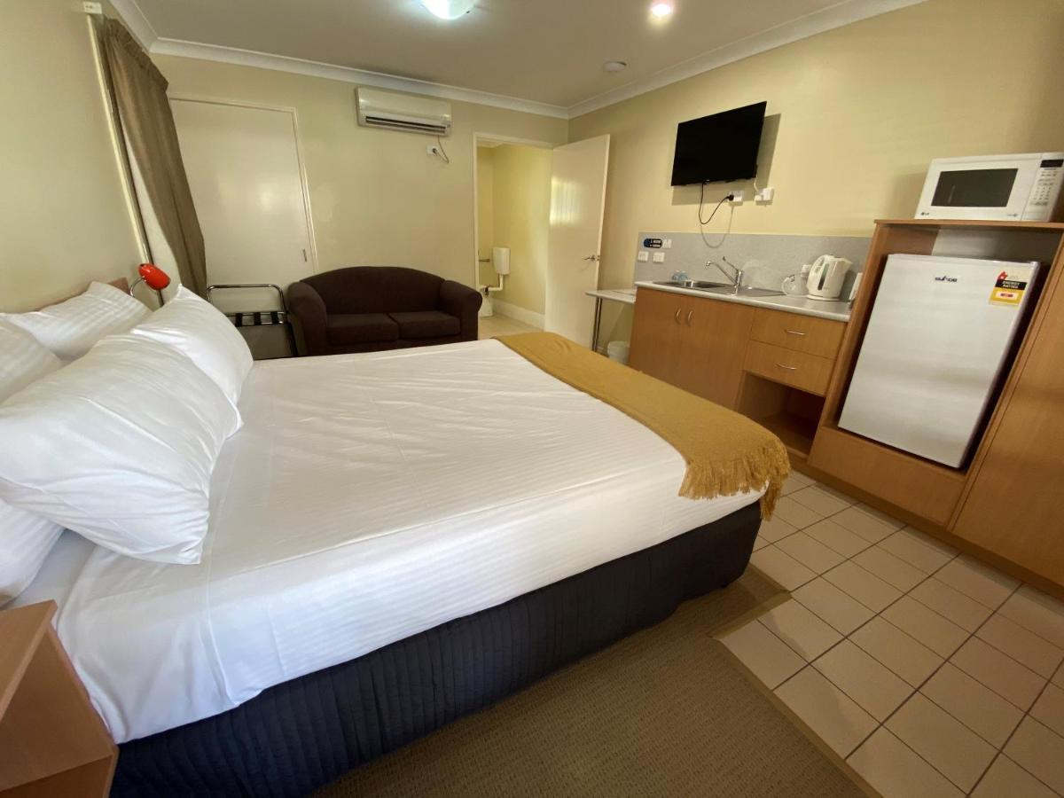 Country Roads Motor Inn Gayndah Екстериор снимка