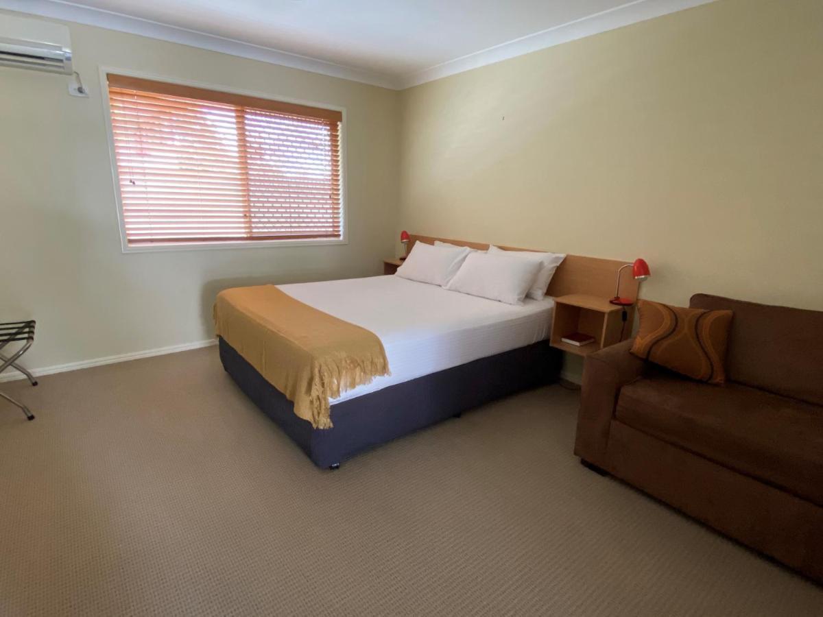 Country Roads Motor Inn Gayndah Екстериор снимка