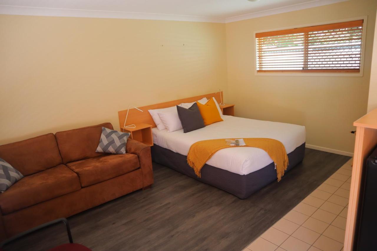 Country Roads Motor Inn Gayndah Екстериор снимка