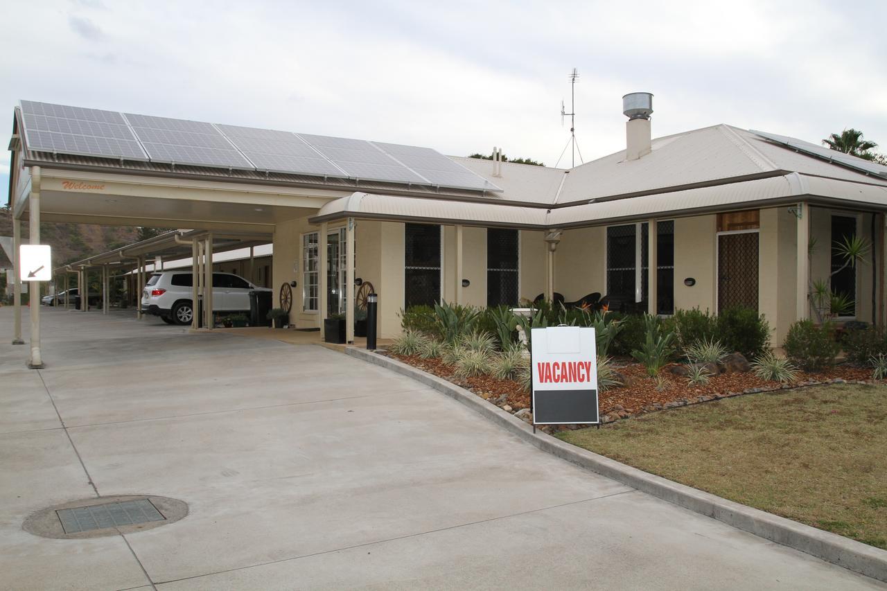 Country Roads Motor Inn Gayndah Екстериор снимка
